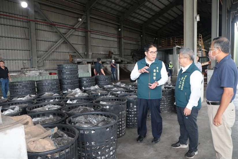 黃偉哲視察廚餘高速發酵廠　推動廚餘不餵豬、防疫與環保並進