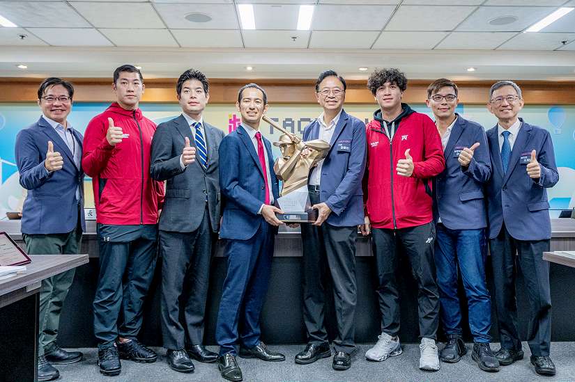 桃市府前慶祝樂天桃猿奪冠　張市長宣布11/2舉辦封王遊行