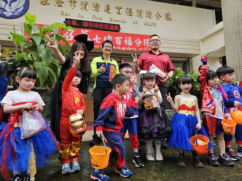 萬聖節「不給糖就搗蛋」　百福消防分隊化身防火小學堂