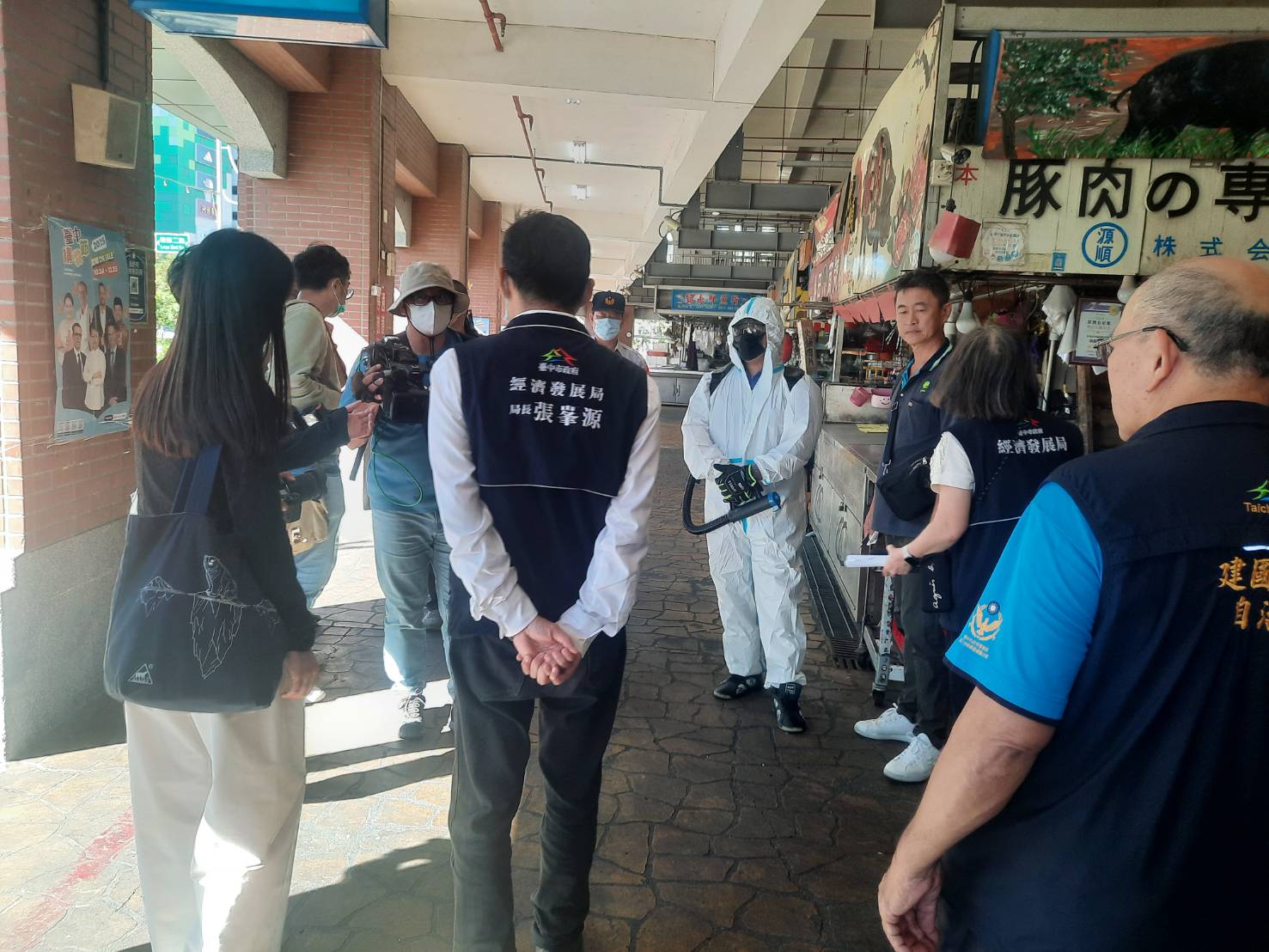 強化防疫拚開業！中市府督導市場豬肉攤特別清消 全力備戰復業安全