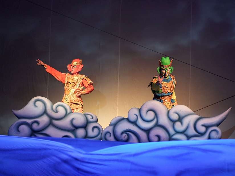 紙風車劇團來了！「順風耳的新香爐」11月7日東石國中登場