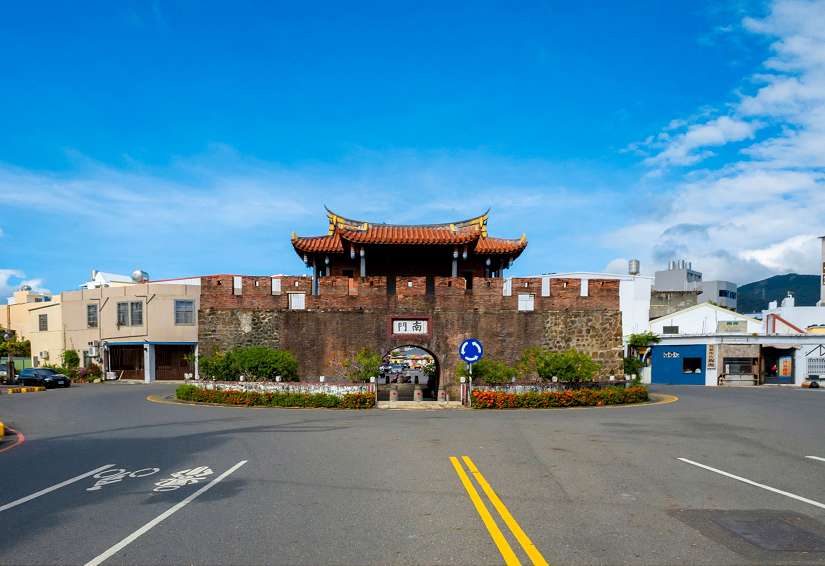 恆春文化中心劇場館11月15日開幕 萬人牽手護古城點亮150年風華