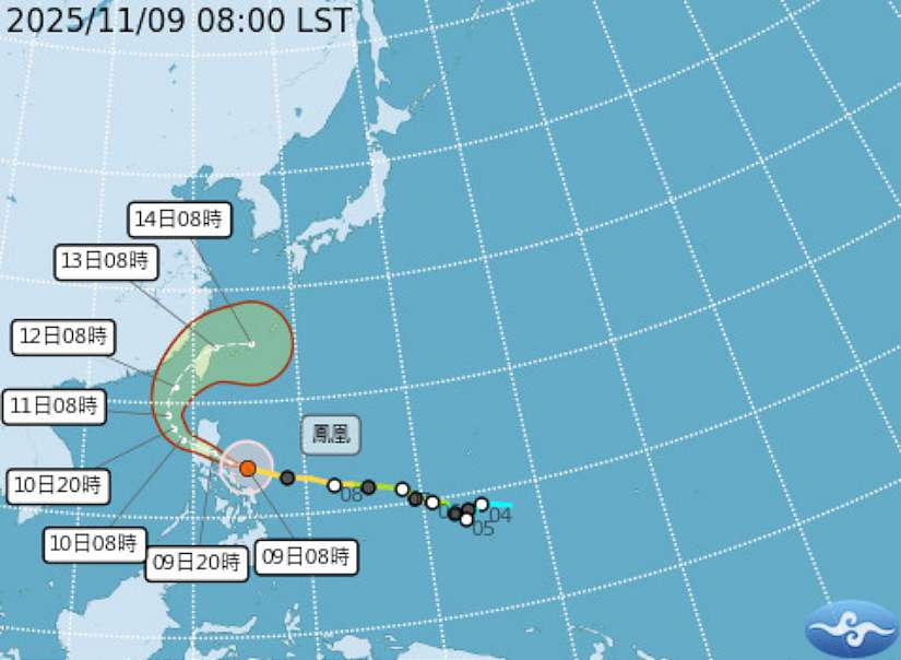 編號26號中度颱風鳳凰9日8時的中心位置在北緯 14.3 度，東經 124.8 度，以每小時28公里速度，向西北西進行
