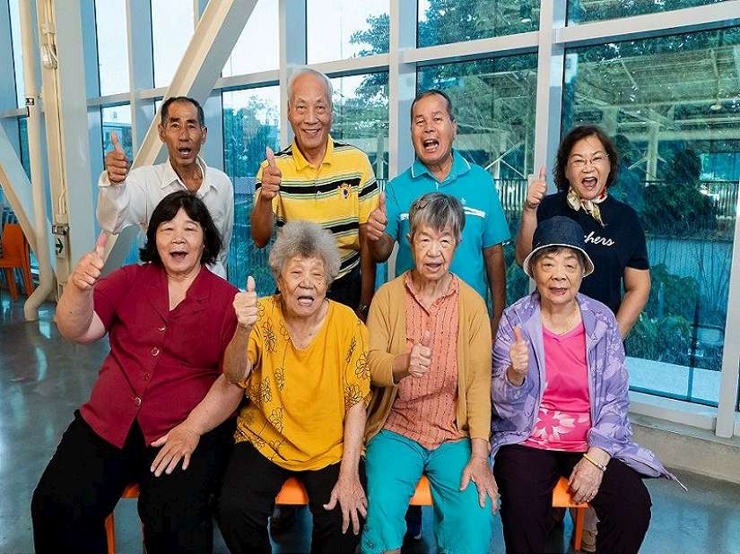 屏東縣長者假牙裝置放寬補助基準 擴大照顧長輩牙口健康  