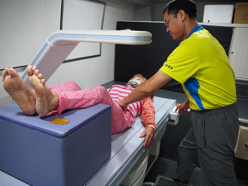 嘉縣「健康加碼」送醫療到村里 守護民眾健康，提升篩檢方便性