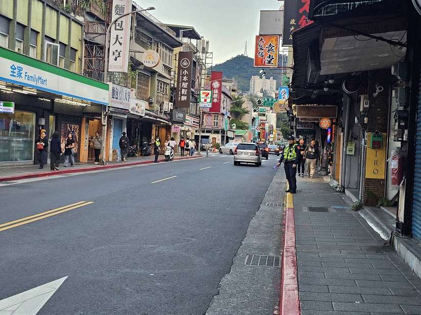 春馬祈福不塞車 文山一警春節交管資訊一點通