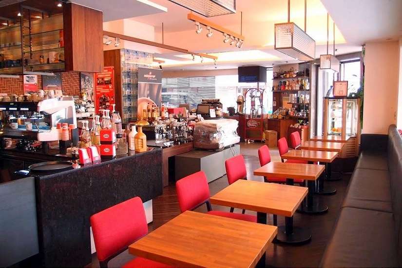 一起到萬華浪漫喝咖啡 熱鬧走春趣