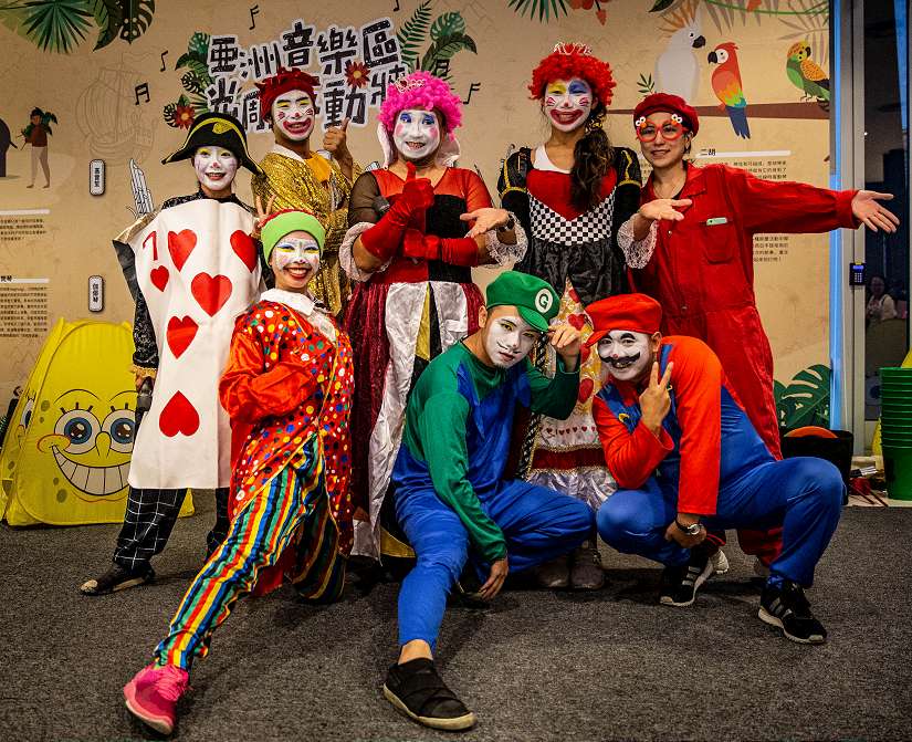 苗栗中正堂演出「紅心皇后和她的魔法師學徒們」開始索票囉