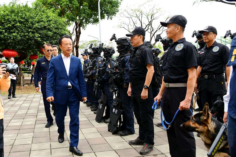 2026台灣燈會開燈 縣長翁章梁慰勉嘉縣警局及支援維安警力