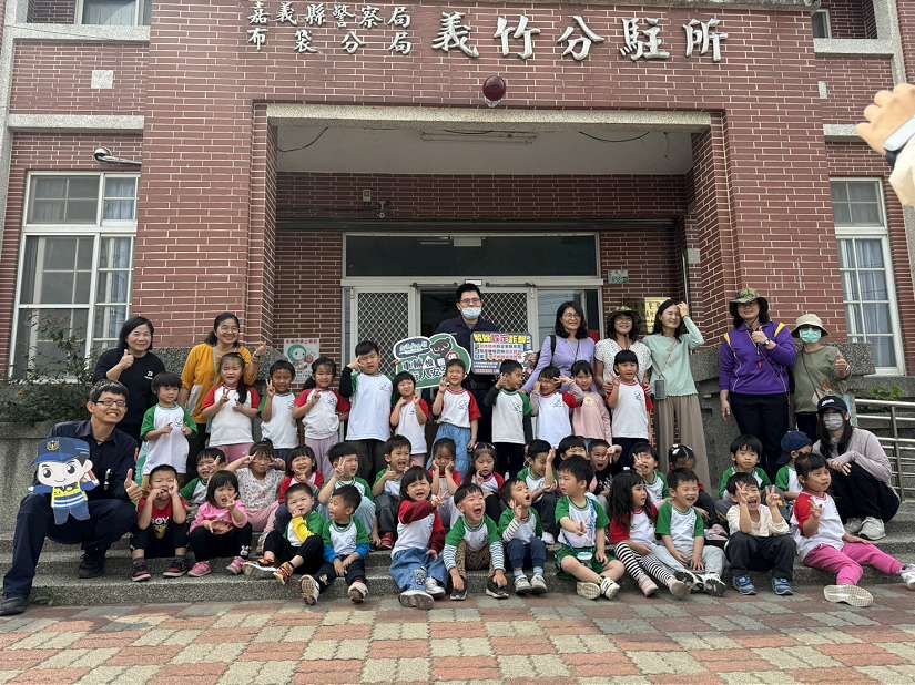 幼兒園萌娃參訪派出所　變身小小警察體驗執勤日常