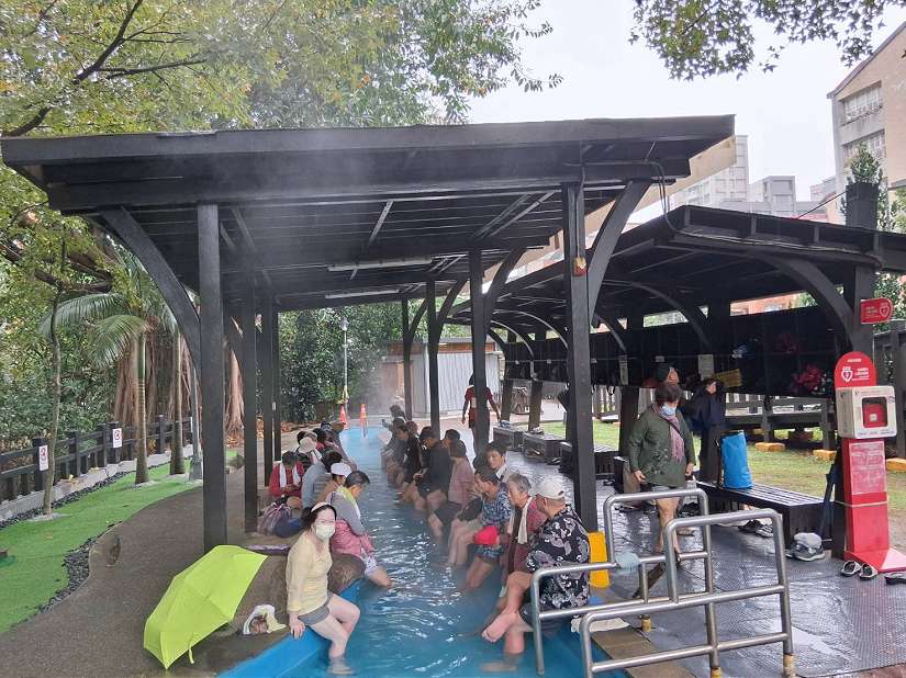 北投區硫磺谷溫泉泡腳池 4月18日起開放