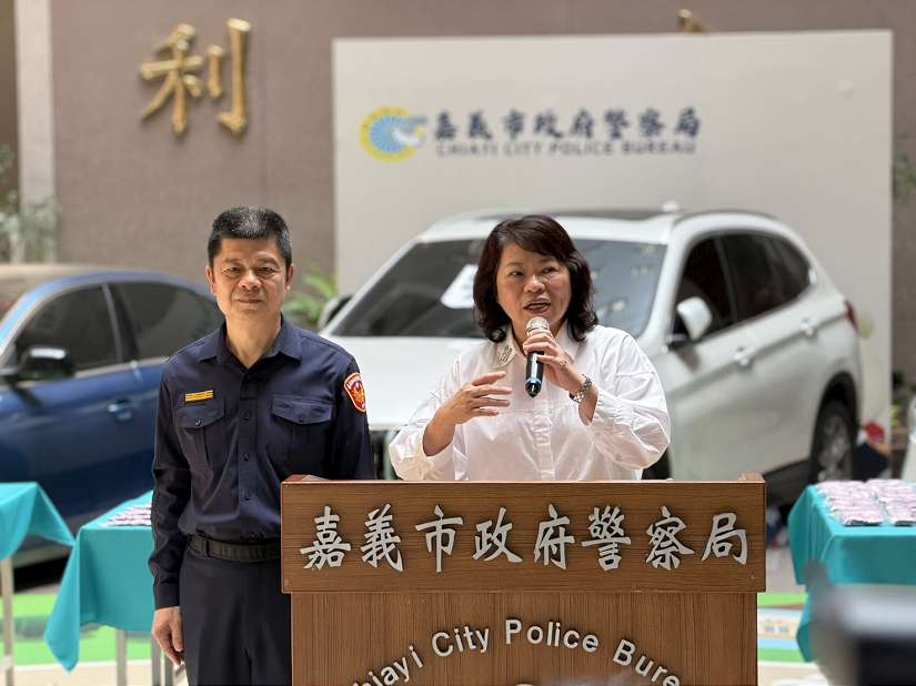 嘉市警雷霆掃毒打詐肅槍！「喪屍煙彈、拉布布毒咖啡包」無所遁形 市長黃敏惠慰勉治安英雄