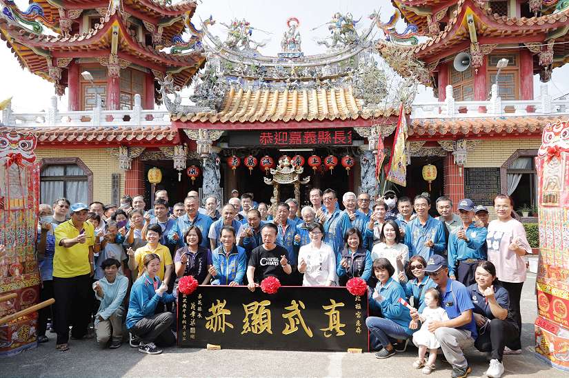 翁章梁贈匾太保北極宮「真武顯赫」