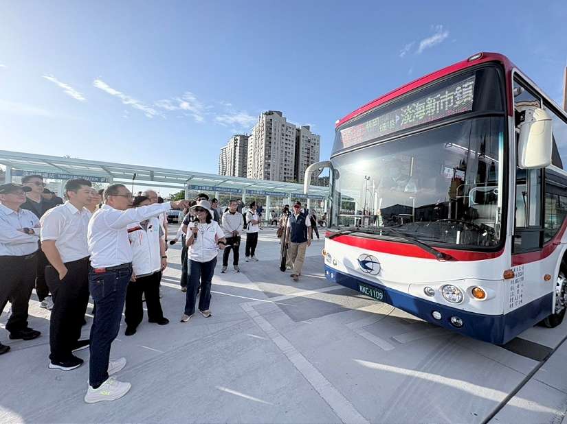 淡江大橋假日人車爆量 新北啟動交管制分流人車假日午後YouBike「只還不借」 3關鍵路口開辦只准右轉