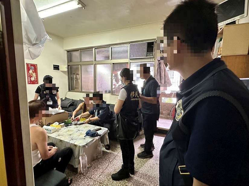 蚵仔煎攤暗藏假證交易！移民署專勤隊破獲偽證集團