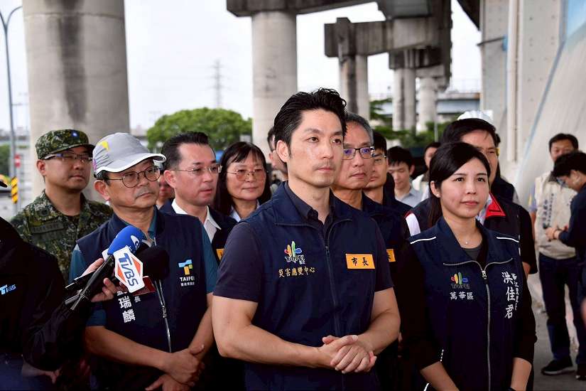 防颱整備不鬆懈 蔣萬安下午接連視察社子島與華江疏散門